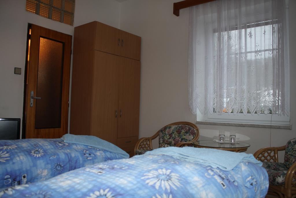 Penzion U Antonickova Pramene Mariánské Lázně Dış mekan fotoğraf